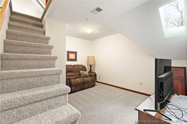 $849,900 | 925 West Oakwood Lane, Paoli, IN 47454