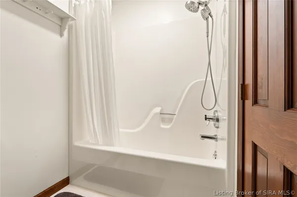 $849,900 | 925 West Oakwood Lane, Paoli, IN 47454