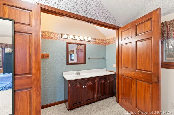 $849,900 | 925 West Oakwood Lane, Paoli, IN 47454