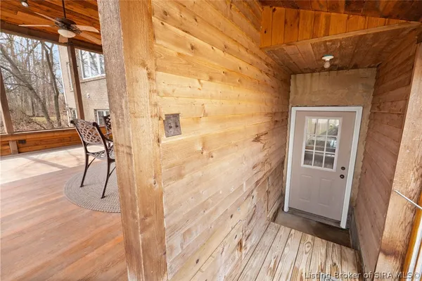 $849,900 | 925 West Oakwood Lane, Paoli, IN 47454