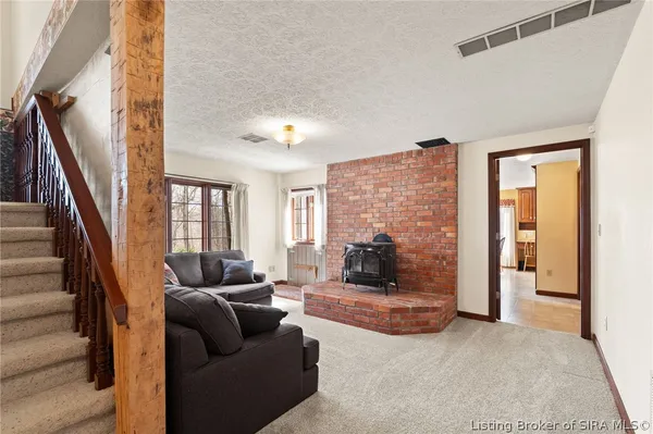 $849,900 | 925 West Oakwood Lane, Paoli, IN 47454