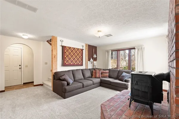 $849,900 | 925 West Oakwood Lane, Paoli, IN 47454