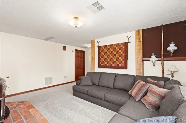 $849,900 | 925 West Oakwood Lane, Paoli, IN 47454