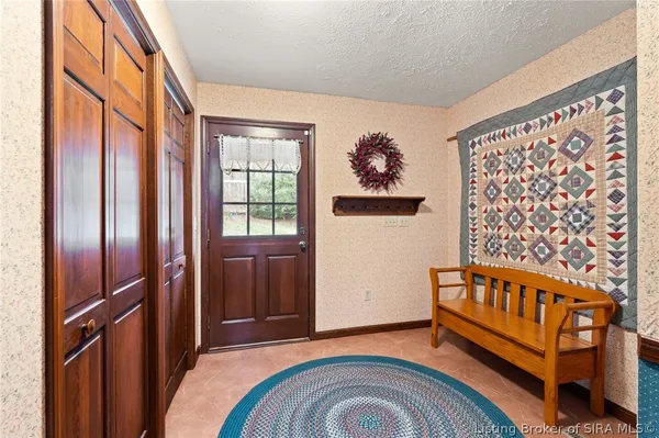 $849,900 | 925 West Oakwood Lane, Paoli, IN 47454