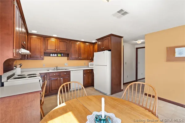 $849,900 | 925 West Oakwood Lane, Paoli, IN 47454