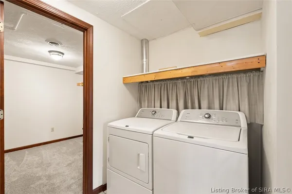 $849,900 | 925 West Oakwood Lane, Paoli, IN 47454