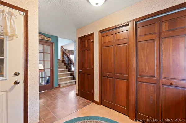 $849,900 | 925 West Oakwood Lane, Paoli, IN 47454