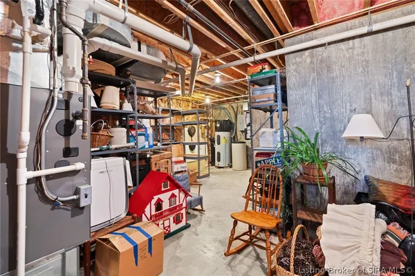 $849,900 | 925 West Oakwood Lane, Paoli, IN 47454