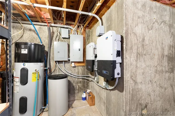 $849,900 | 925 West Oakwood Lane, Paoli, IN 47454