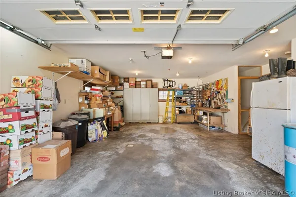 $849,900 | 925 West Oakwood Lane, Paoli, IN 47454