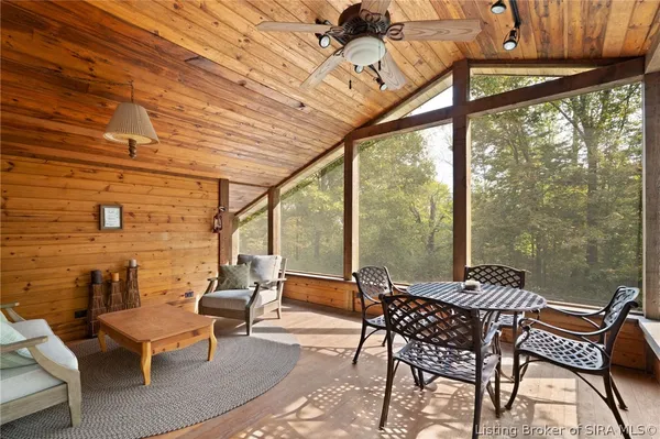 $849,900 | 925 West Oakwood Lane, Paoli, IN 47454