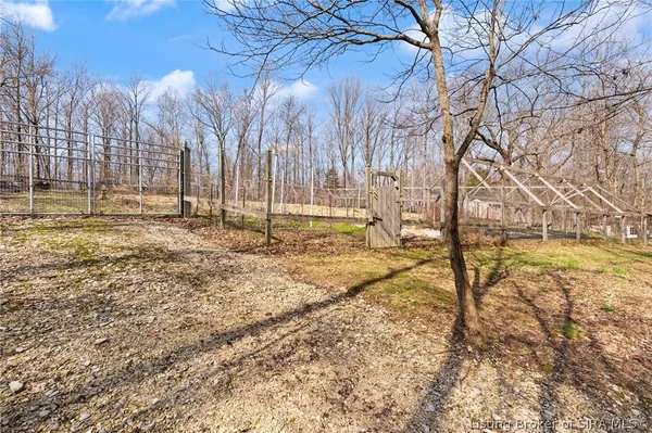 $849,900 | 925 West Oakwood Lane, Paoli, IN 47454