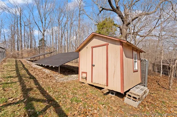 $849,900 | 925 West Oakwood Lane, Paoli, IN 47454