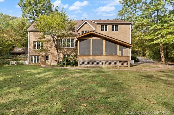 $849,900 | 925 West Oakwood Lane, Paoli, IN 47454