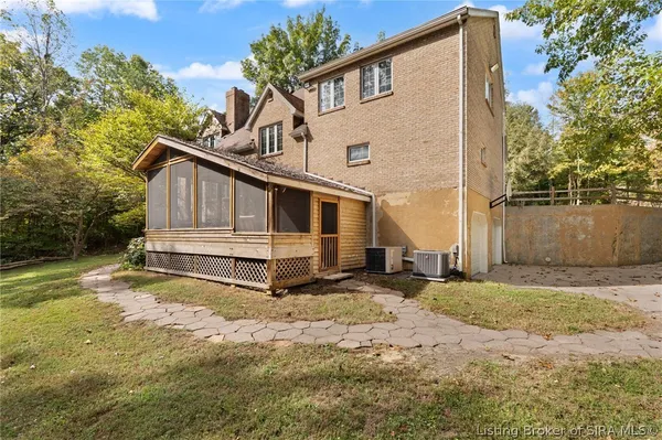 $849,900 | 925 West Oakwood Lane, Paoli, IN 47454