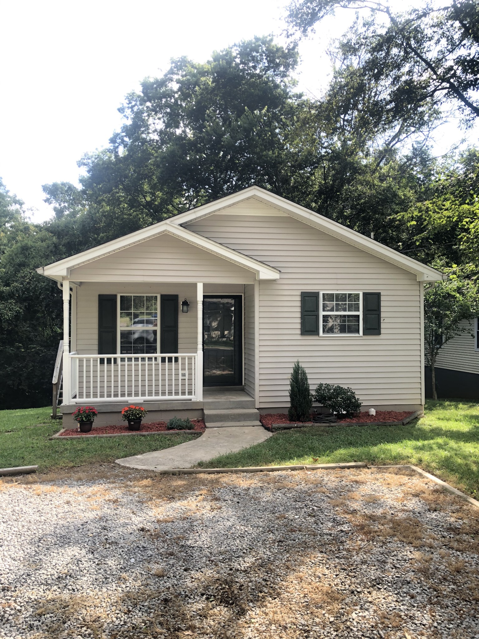 302 Durrett Street Springfield, TN 37172 - Photo 1 of 10 Gallery Image 1