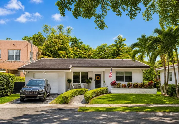 $7,250 | 341 Aledo Avenue, Coral Gables, FL 33134