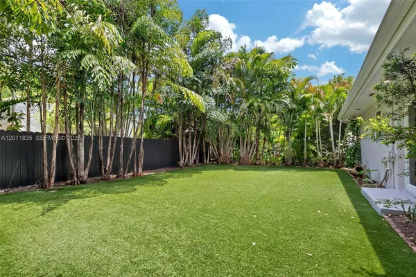 $7,250 | 341 Aledo Avenue, Coral Gables, FL 33134