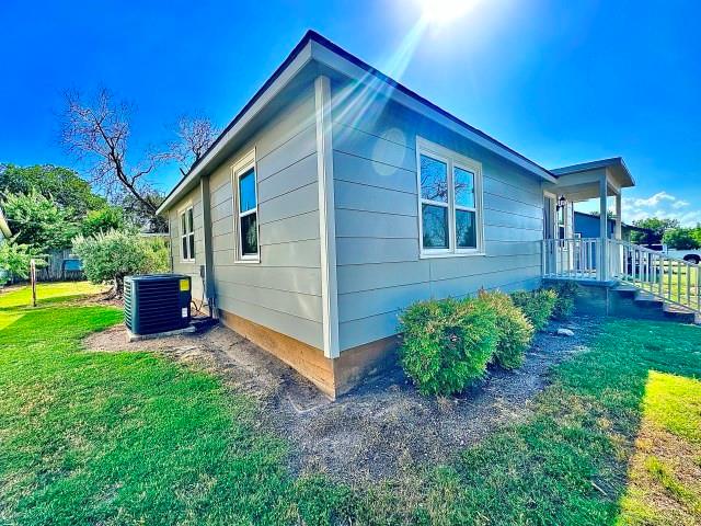 903 North 4th Street Ballinger, TX 76821 - Photo 3 of 12 a view of a house with a yard