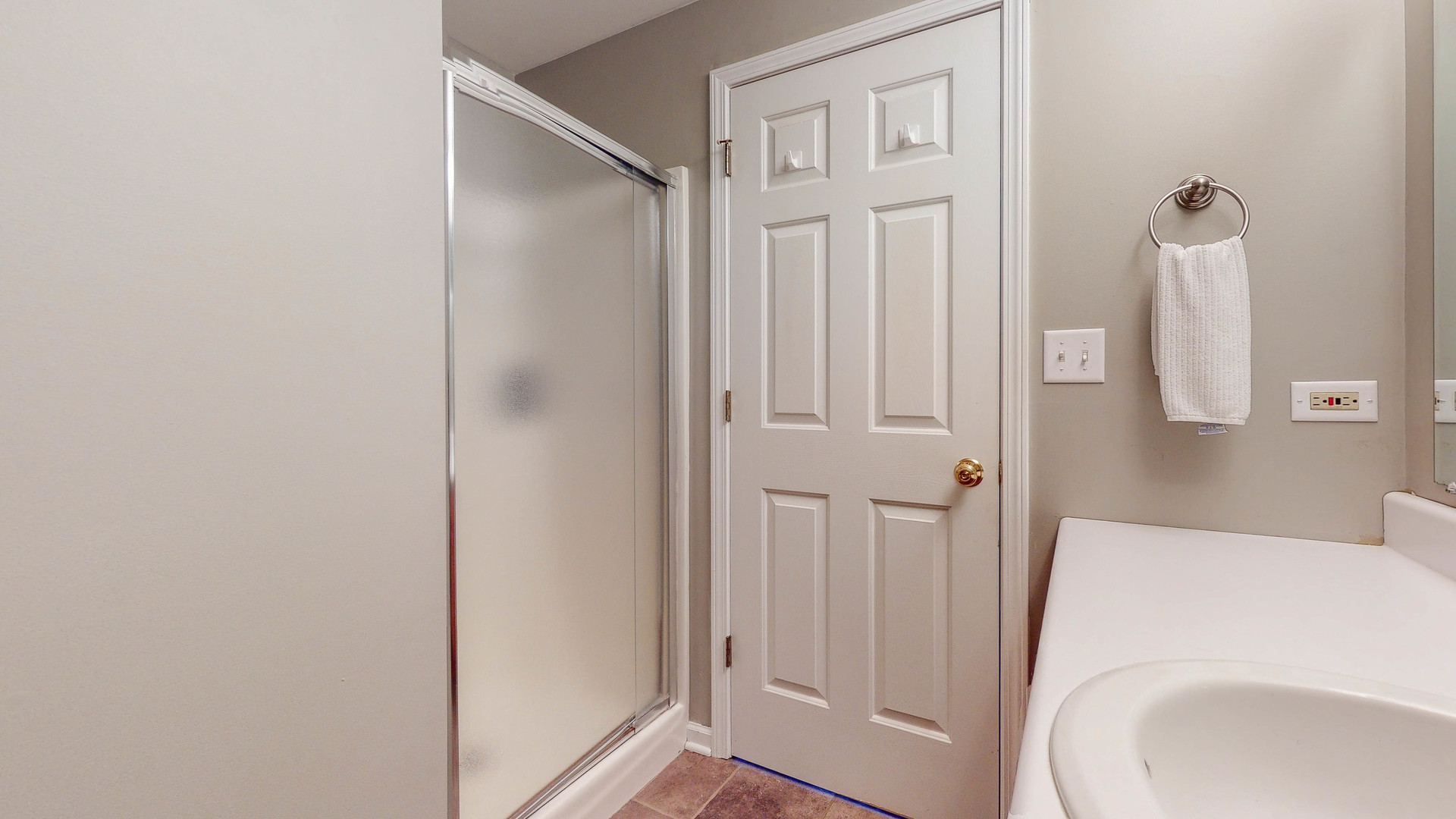 16031 Golf View Drive Lockport, IL 60441 - Photo 20 of 23 a bathroom with a sink and a mirror