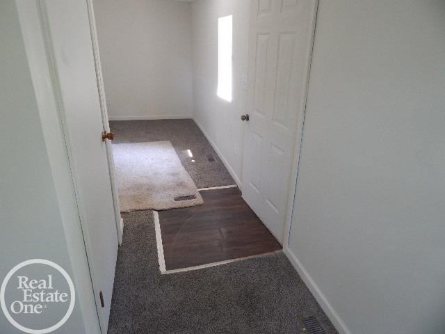 21086 Doepfer Road Warren, MI 48091 - Photo 5 of 23 31322596-4.JPG