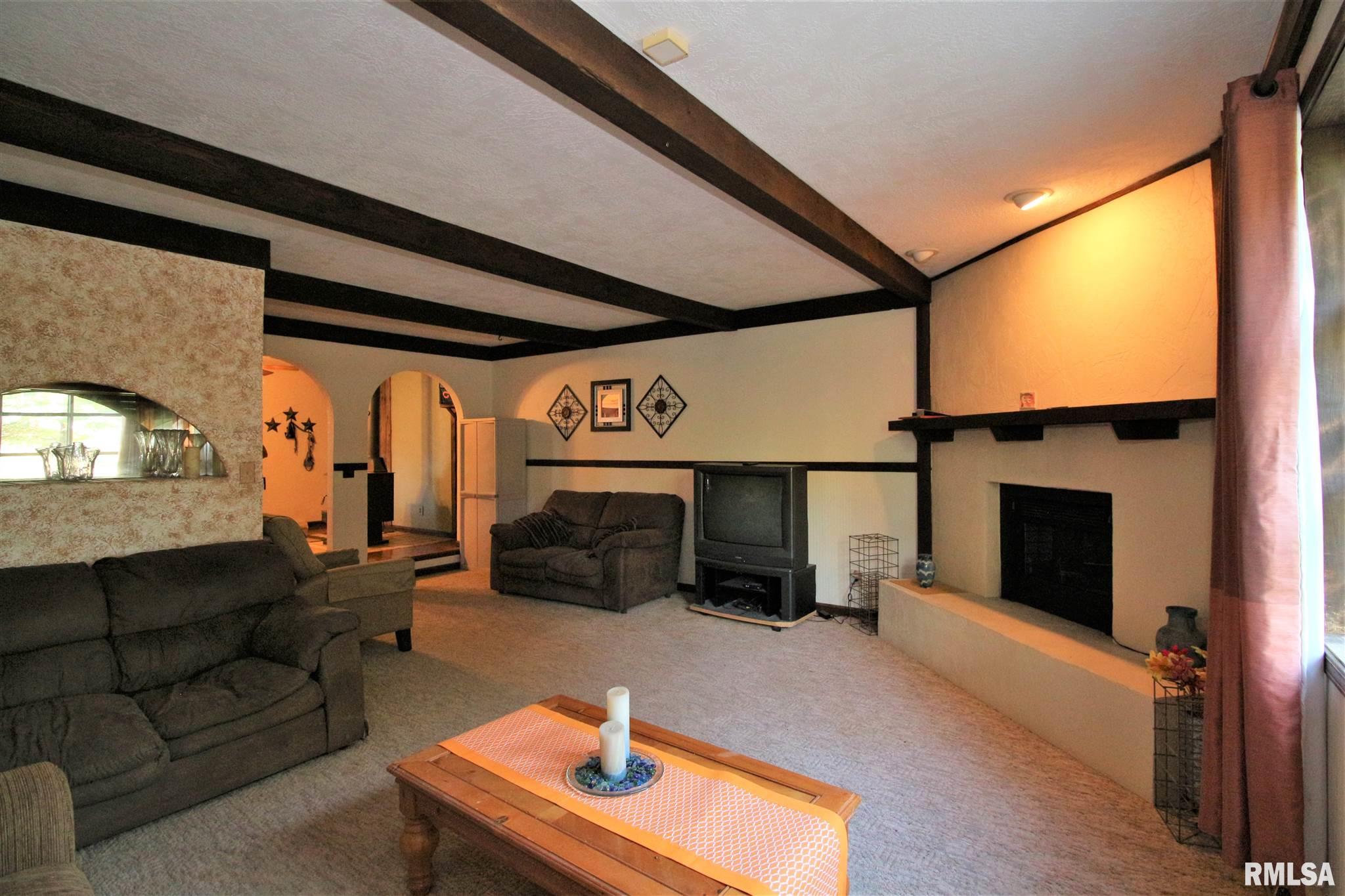 4998 KOA Road Rochester, IL 62563 - Photo 4 of 43