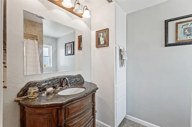 $347,500 | 6533 Circleview Drive, North Richland Hills, TX 76180