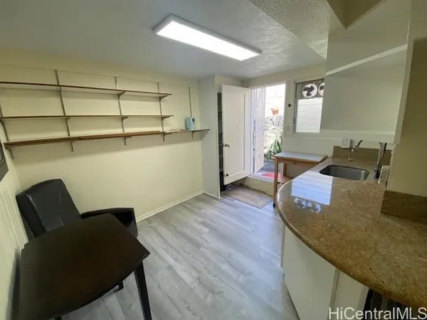 $1,650 | 1382 Frank Street, Unit BACK, Honolulu, HI 96816