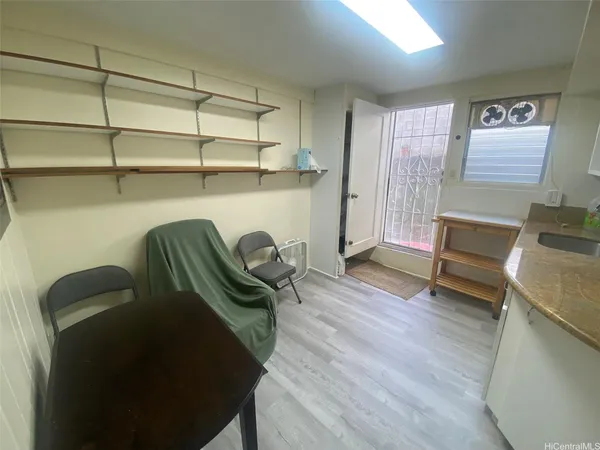 $1,650 | 1382 Frank Street, Unit BACK, Honolulu, HI 96816