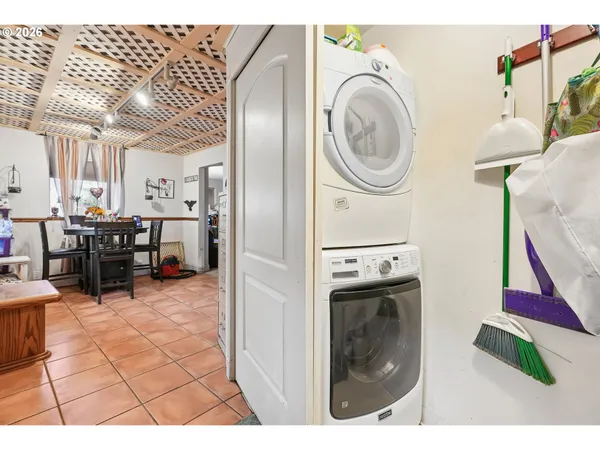 $599,900 | 501 Southeast 157th Avenue, Portland, OR 97233