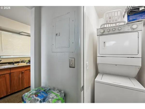 $599,900 | 501 Southeast 157th Avenue, Portland, OR 97233