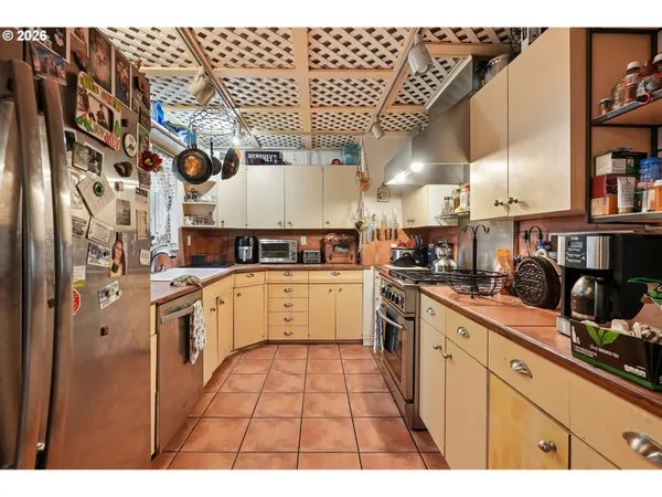 $599,900 | 501 Southeast 157th Avenue, Portland, OR 97233