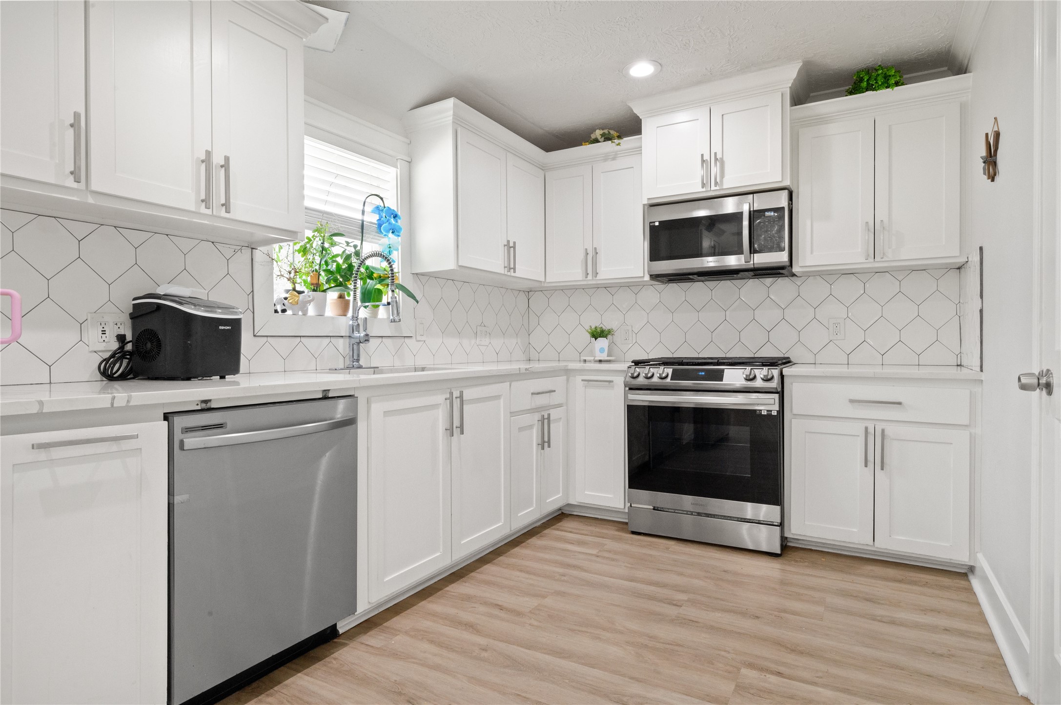 1500 Massey Tompkins Road Baytown, TX 77521 - Photo 8 of 26