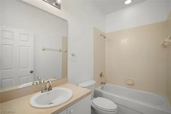 $1,350 | 4241 Bellasol Circle, Unit 1924, Fort Myers, FL 33916