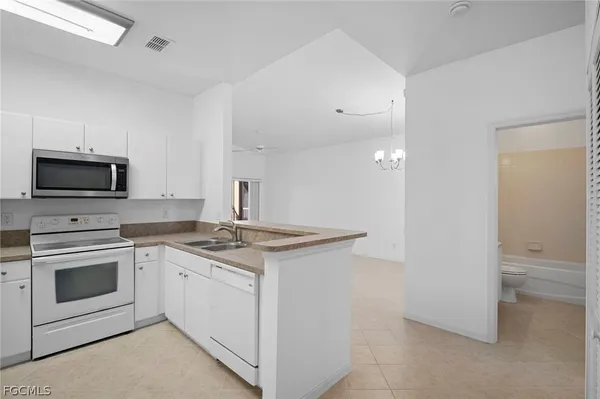 $1,350 | 4241 Bellasol Circle, Unit 1924, Fort Myers, FL 33916