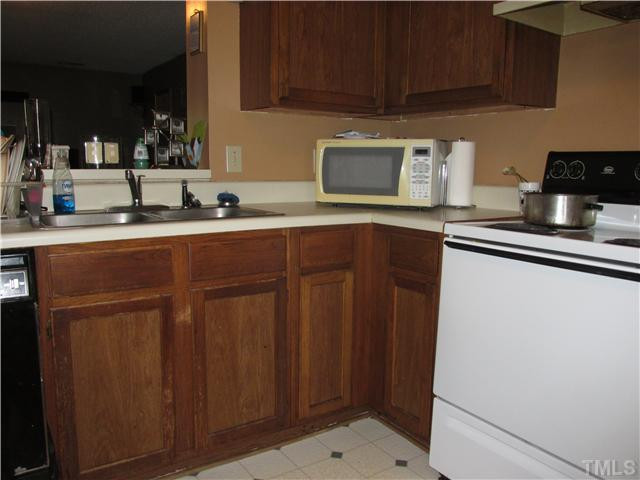 5502 Bringle Court Raleigh, NC 27610 - Photo 3 of 8 Photo 3