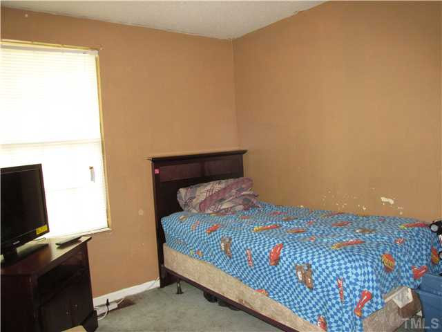 5502 Bringle Court Raleigh, NC 27610 - Photo 7 of 8 Photo 7