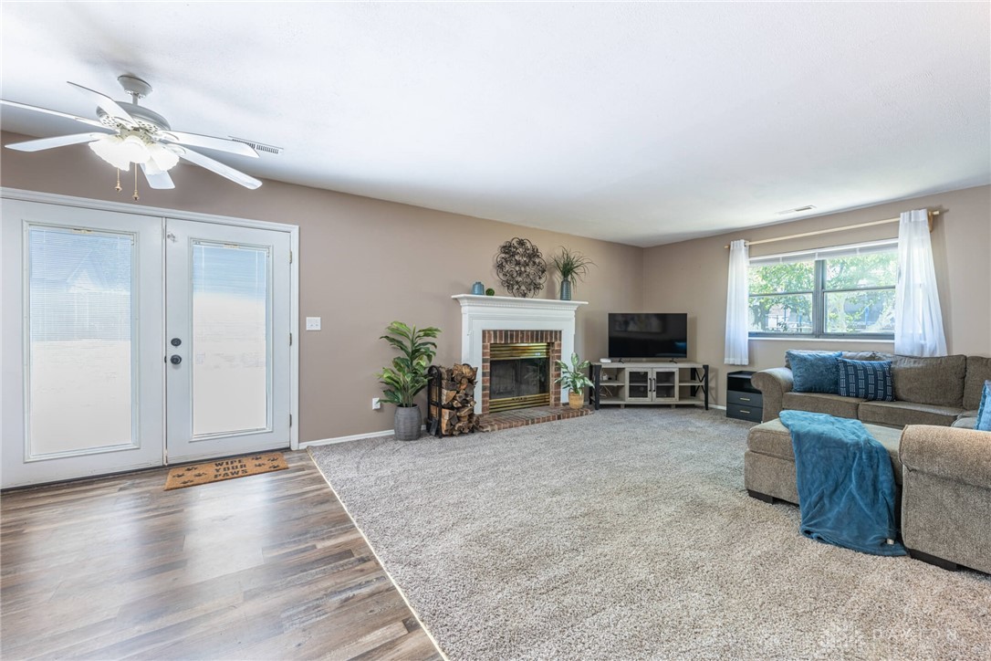 6808 Charlesgate Road Huber Heights, OH 45424 - Photo 14 of 38 Family Room