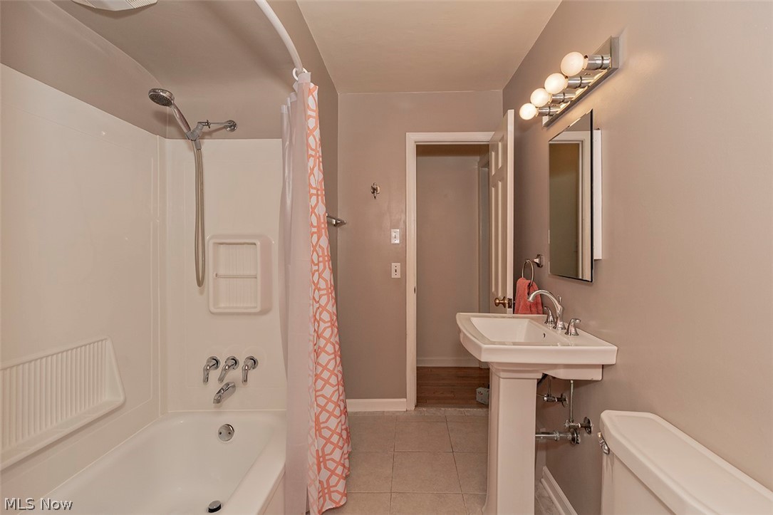 1331 Gordon Road Lyndhurst, OH 44124 - Photo 18 of 34