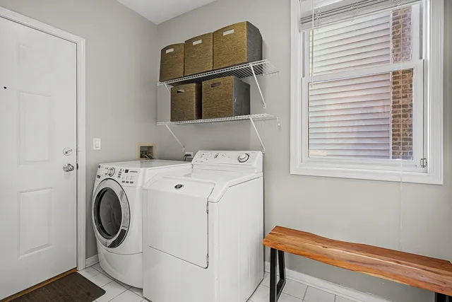 $615,000 | 1132 West Wolfram Street, Unit 2, Chicago, IL 60657