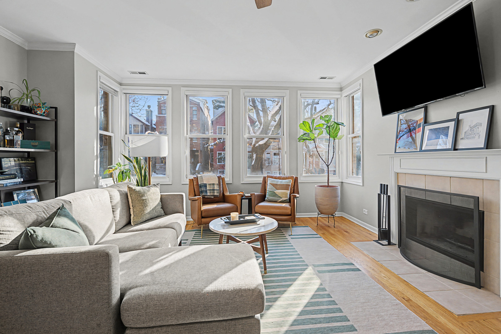 1132 West Wolfram Street, Unit 2 Chicago, IL 60657 - Photo 2 of 19