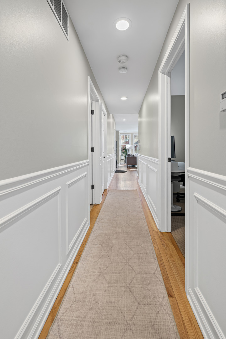 1132 West Wolfram Street, Unit 2 Chicago, IL 60657 - Photo 10 of 19