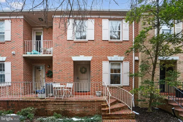 $1,150,000 | 1003 North Daniel Street, Arlington, VA 22201