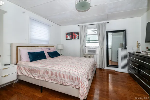 $899,000 | 24 5th Avenue, New Rochelle, NY 10801