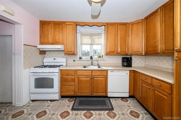 $899,000 | 24 5th Avenue, New Rochelle, NY 10801