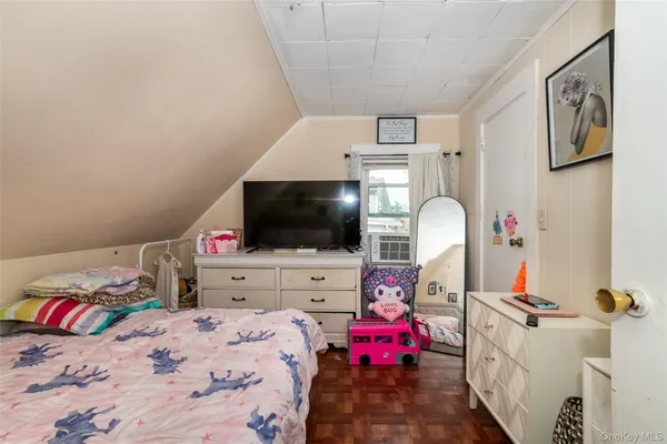 $899,000 | 24 5th Avenue, New Rochelle, NY 10801