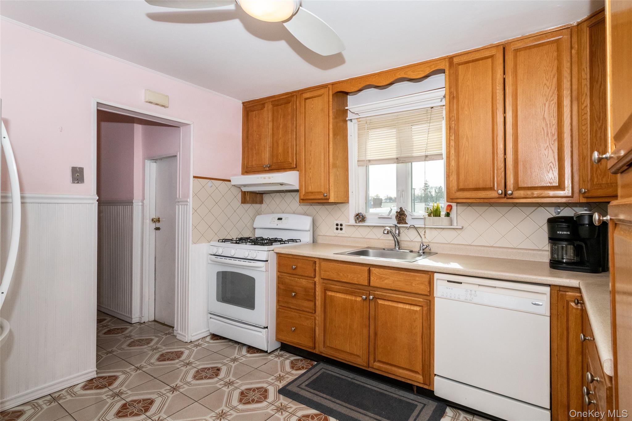 24 5th Avenue New Rochelle, NY 10801 - Photo 3 of 29