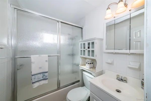 $899,000 | 24 5th Avenue, New Rochelle, NY 10801