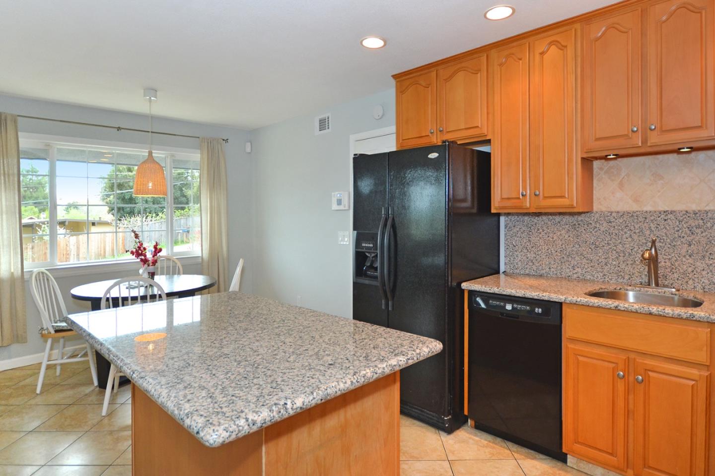 174 Manfre Road Watsonville, CA 95076 - Photo 9 of 23 Gallery Image 9