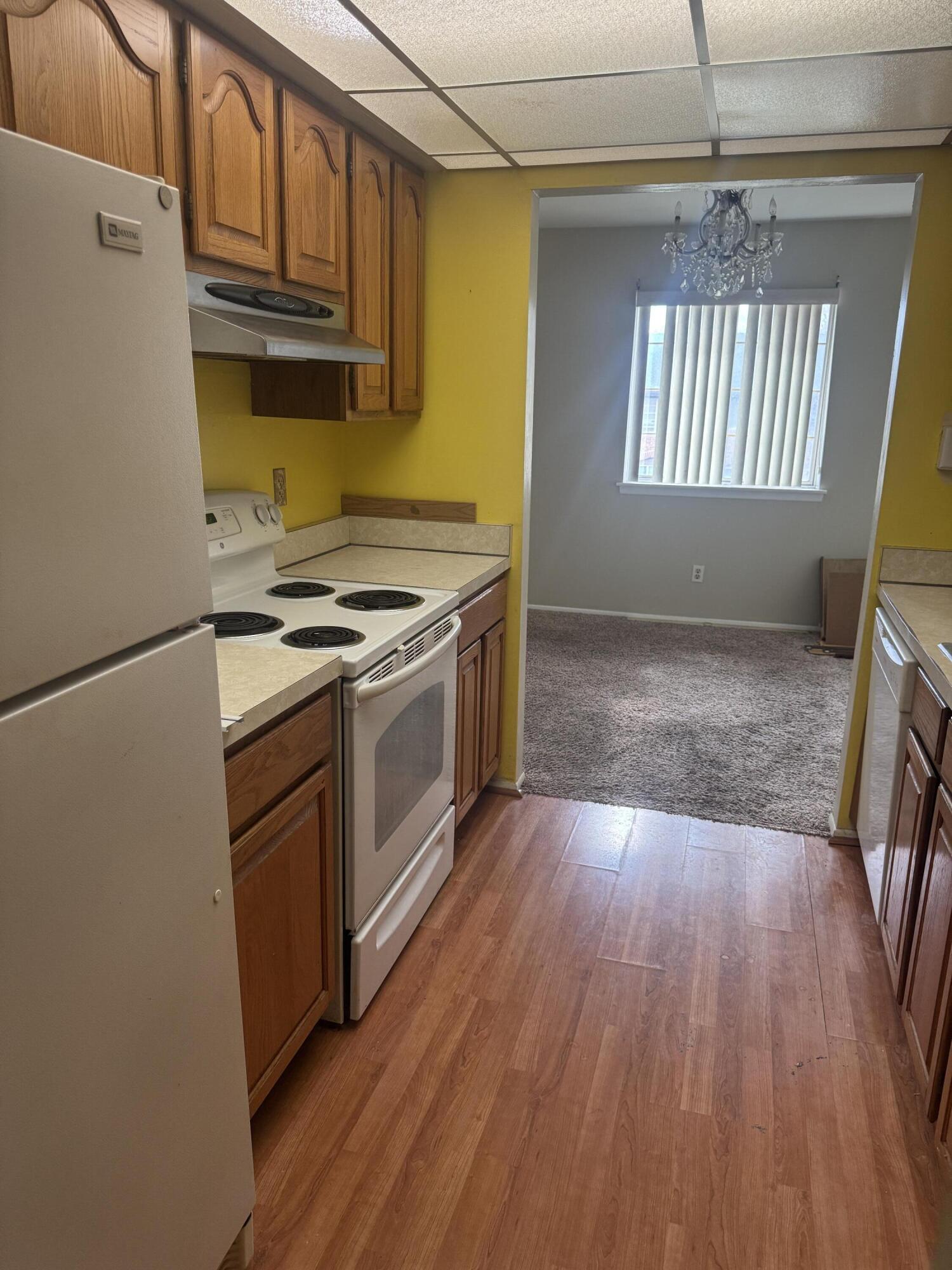 19601 West 12 Mile Road, Unit 202 Southfield, MI 48076 - Photo 2 of 12 IMG_1213